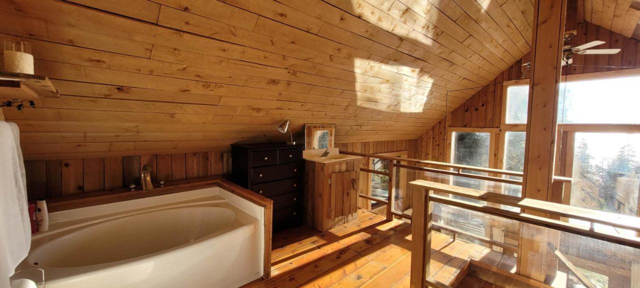 Vila Ocean Views & Sunset Beach Cabin With Soaker Tub & Fire Pit Powell River Exteriér fotografie
