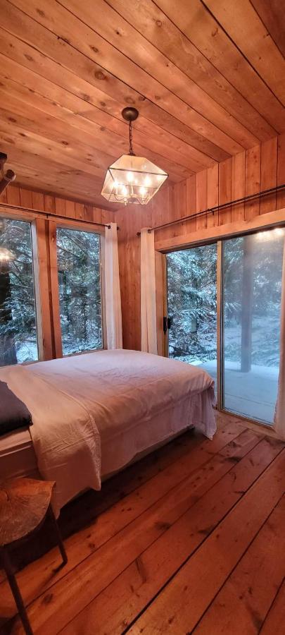 Vila Ocean Views & Sunset Beach Cabin With Soaker Tub & Fire Pit Powell River Exteriér fotografie